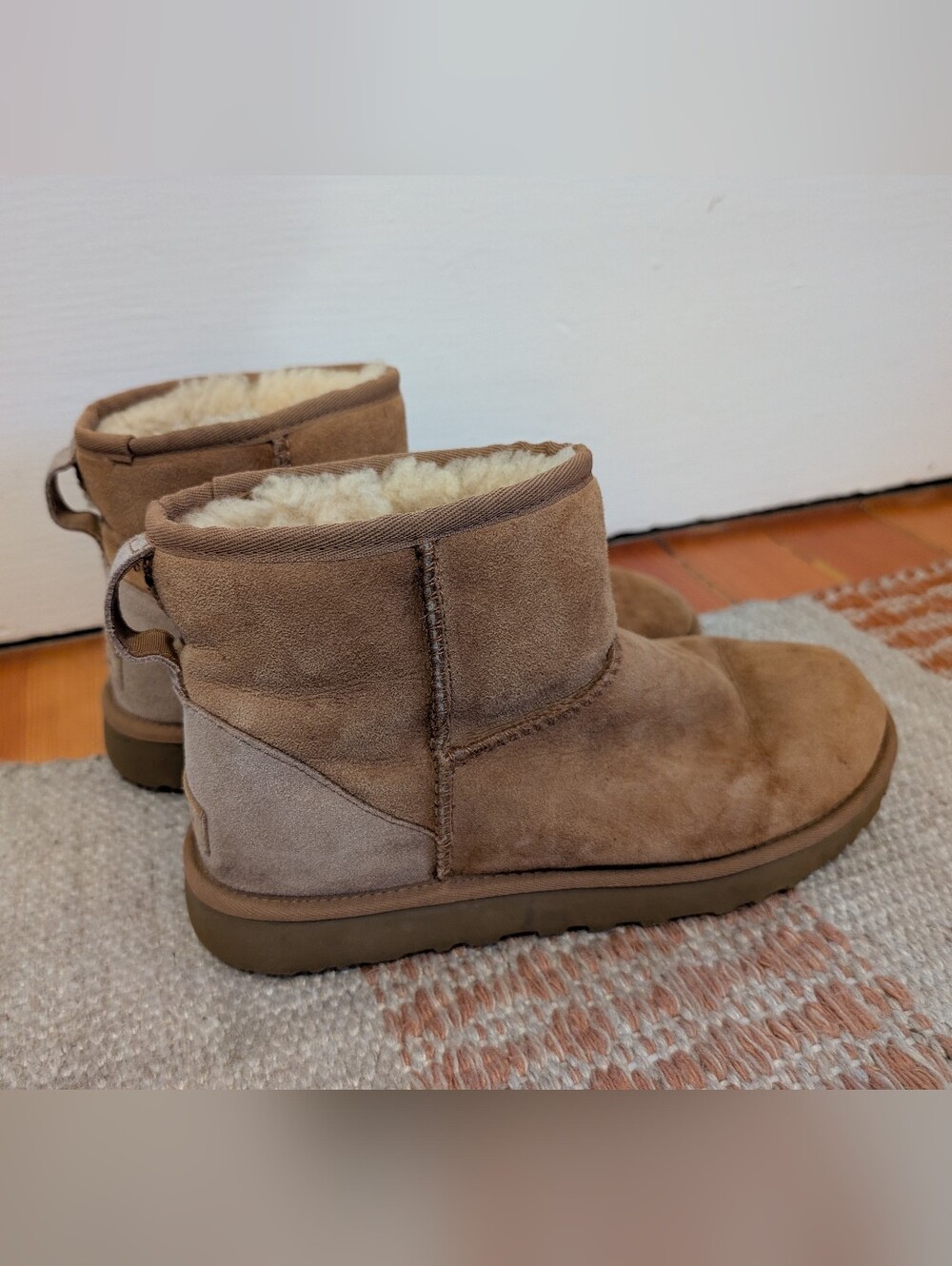 UGG Classic Mini II Boots Women Size 9 Chestnut Brown Sheepskin Shearling Plush